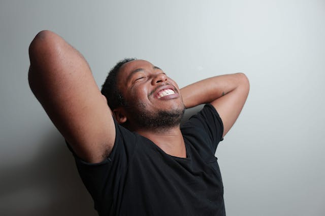 How To Lighten Dark Armpits Naturally